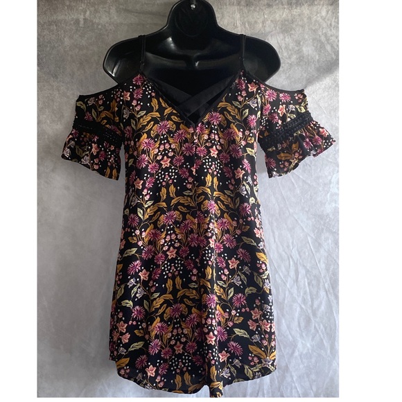 Fun mini summer dress! - Picture 2 of 6